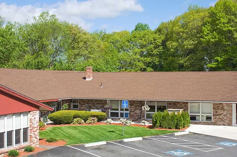 Grandview Center exterior and landscaped grounds in Cumberland, Rhode Island